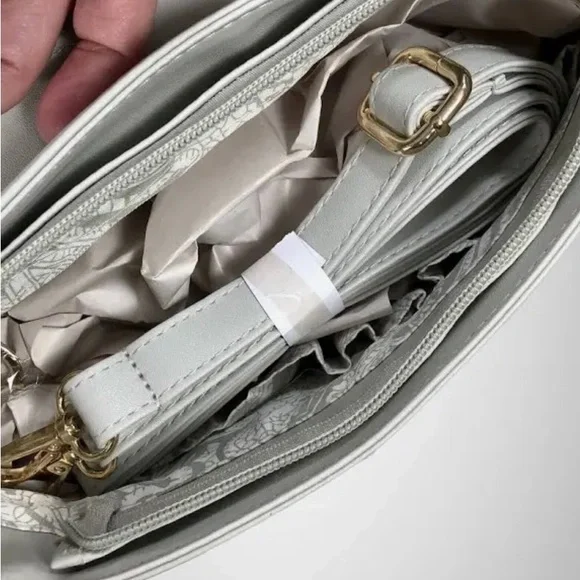 New cute purse. - Picture 4 of 5